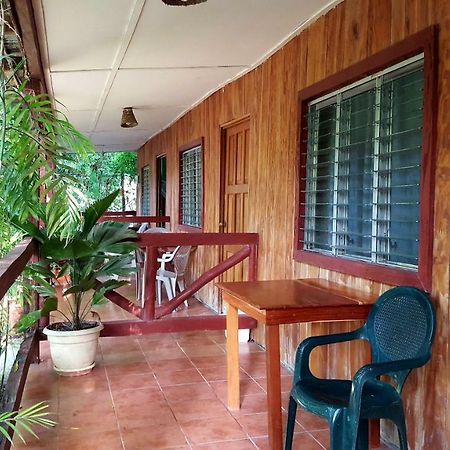 Guest house Posada Ixchel El Remate Exterior foto