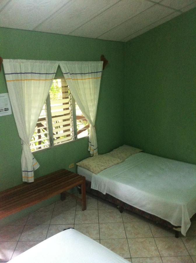 Guest house Posada Ixchel El Remate Exterior foto